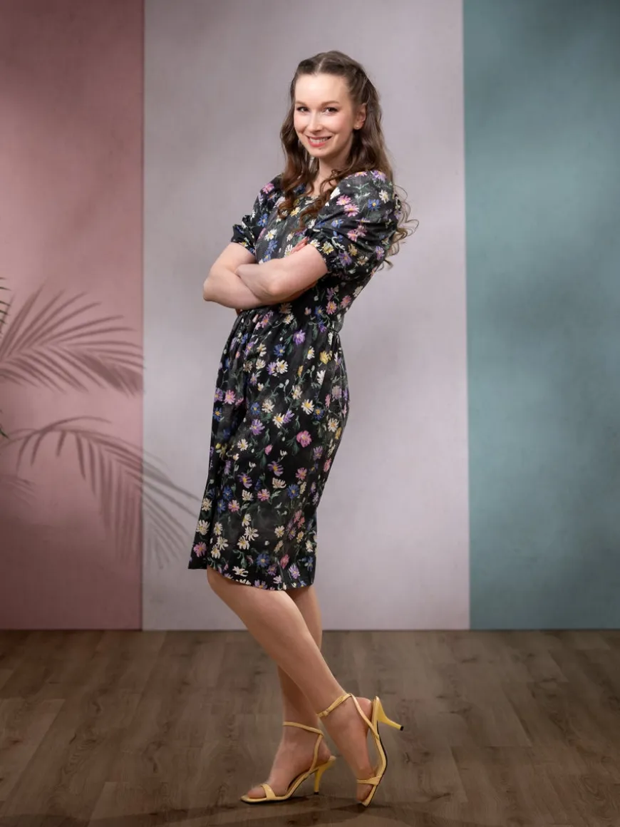 OLIVIAmekko (Kahvilassa musta / pastelli trikoo)