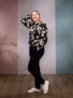 SAANAcolleget (musta harjattu joustocollege)
